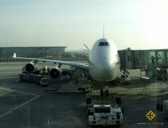 Boeing 747-428